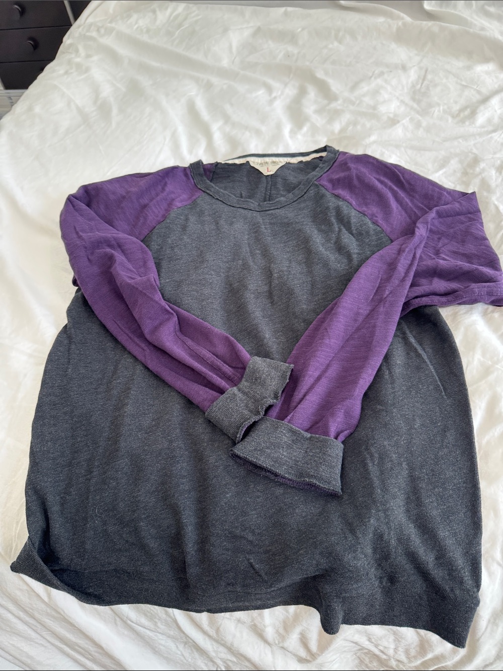rag & bone Men’s  Raglan Sweatshirt in Purple & Charcoal